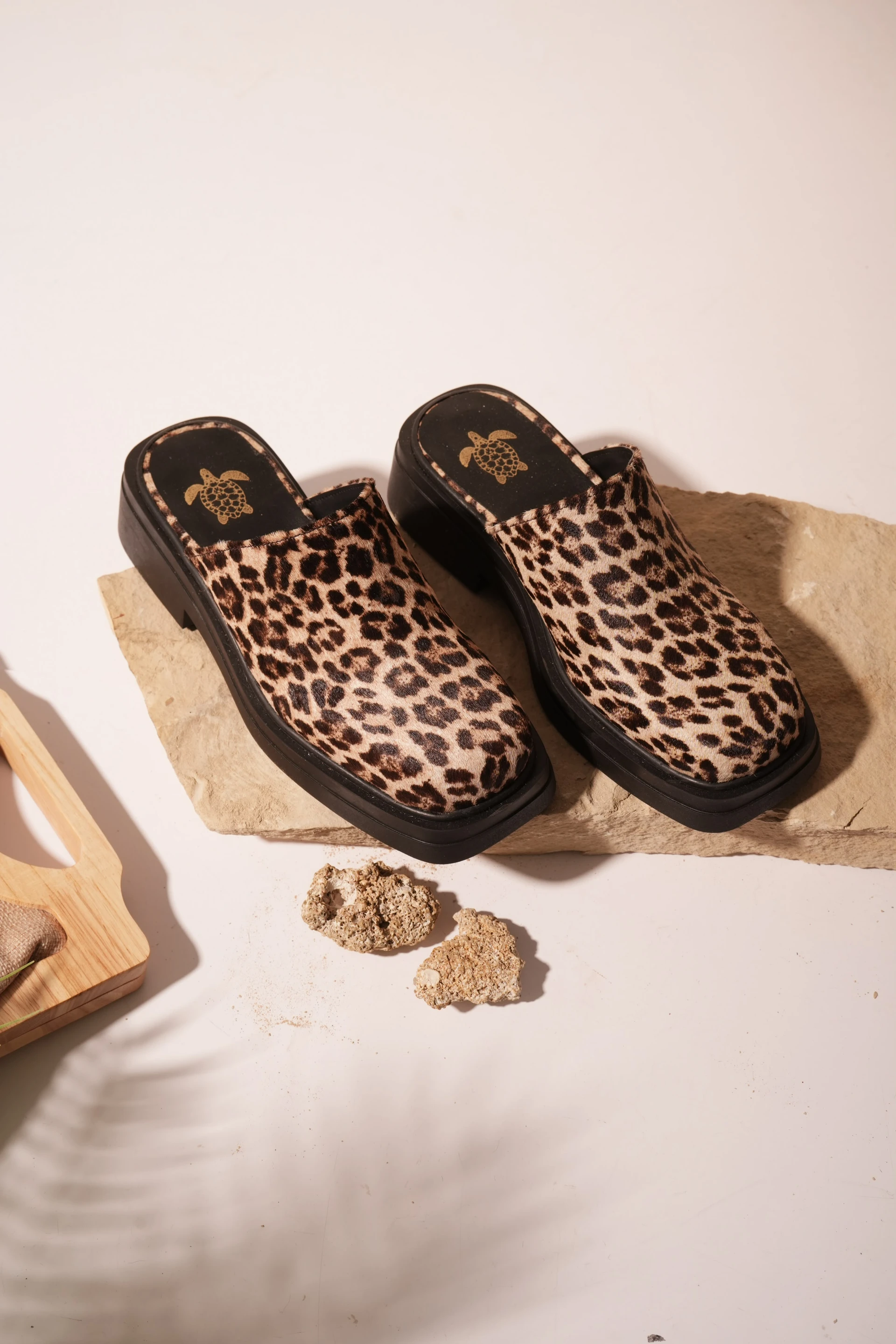 Zuecos Animal Print - Image 5