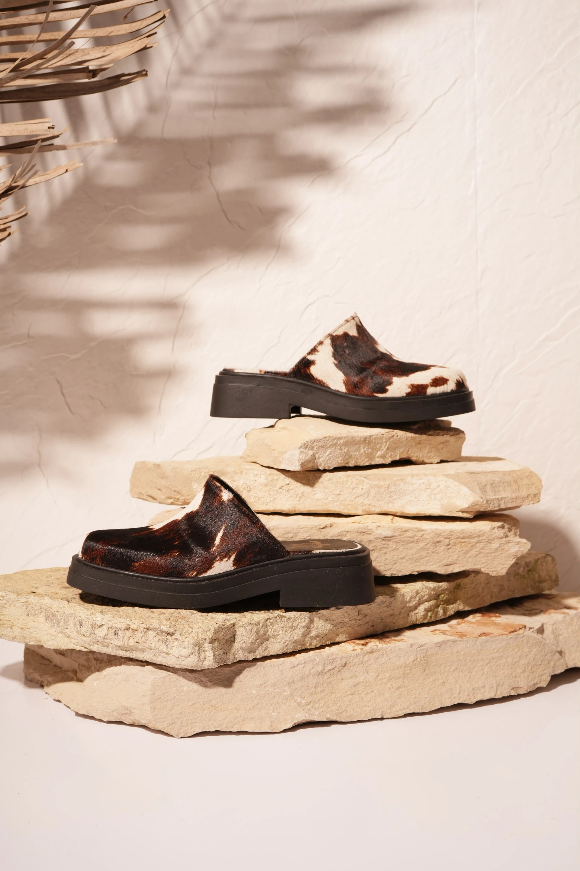 Zuecos Vaca Choco - Image 4