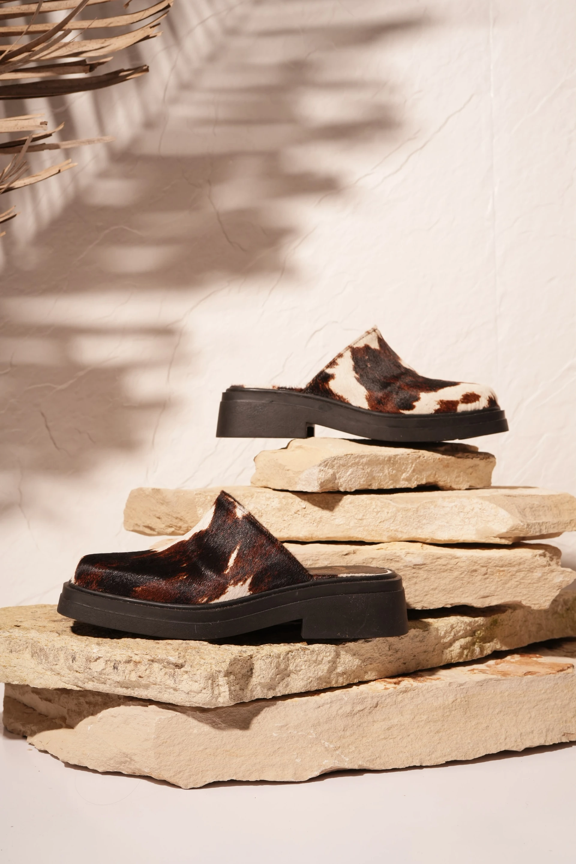 Zuecos Vaca Choco - Image 5