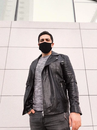 MODELO LION NEGRO