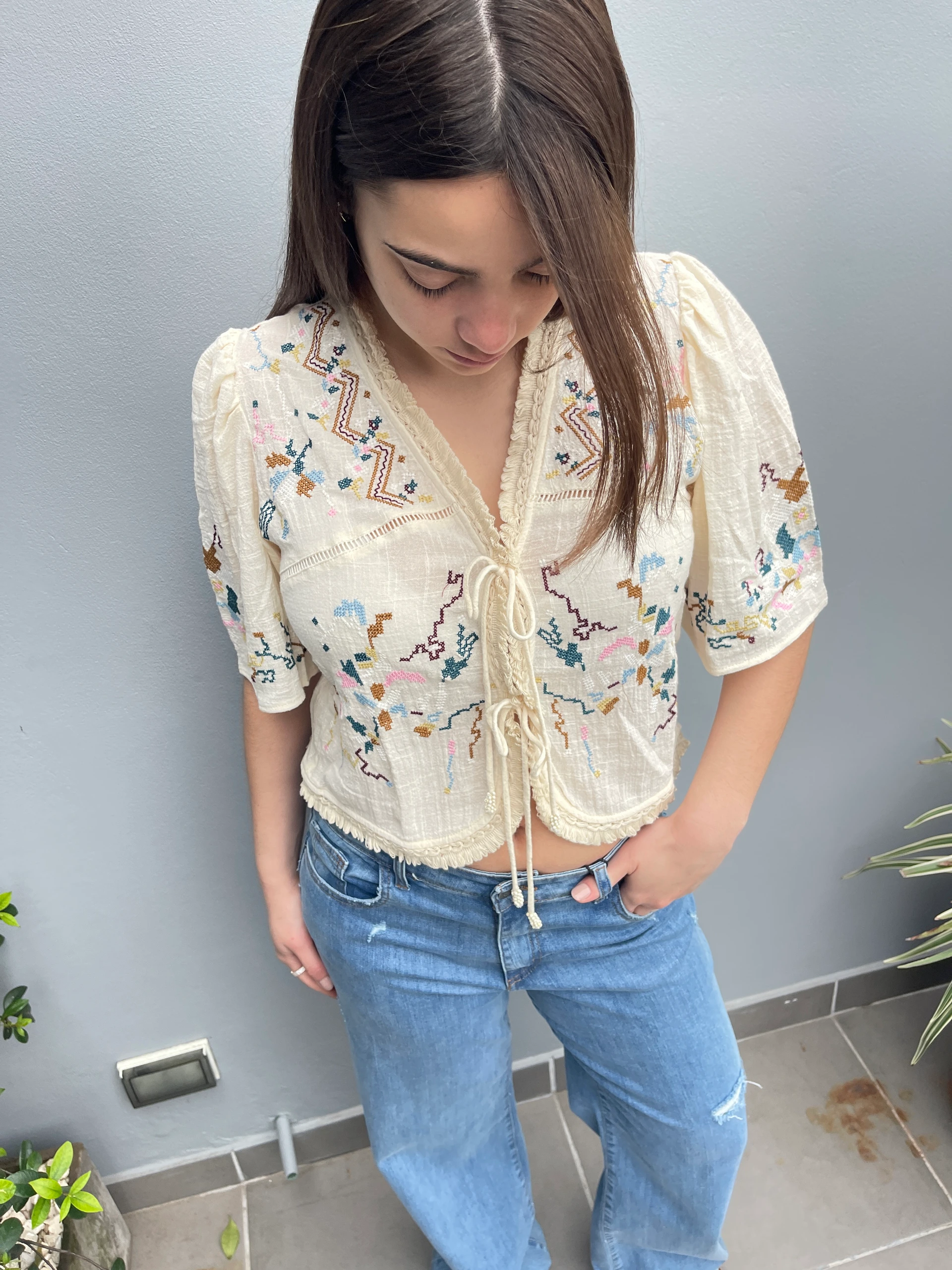 Blusa bordada Camila - Image 2