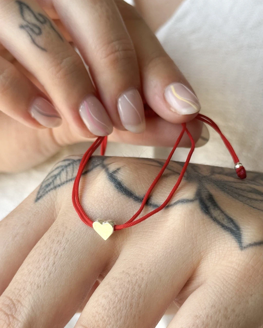 Pulsera Hilo Rojo Corazón