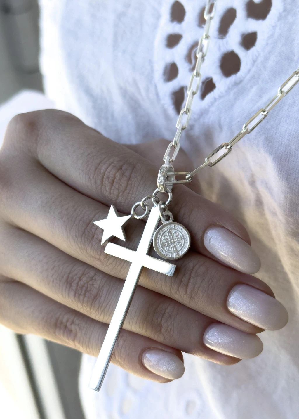 Dije Cruz con estrella y Medalla - Image 2
