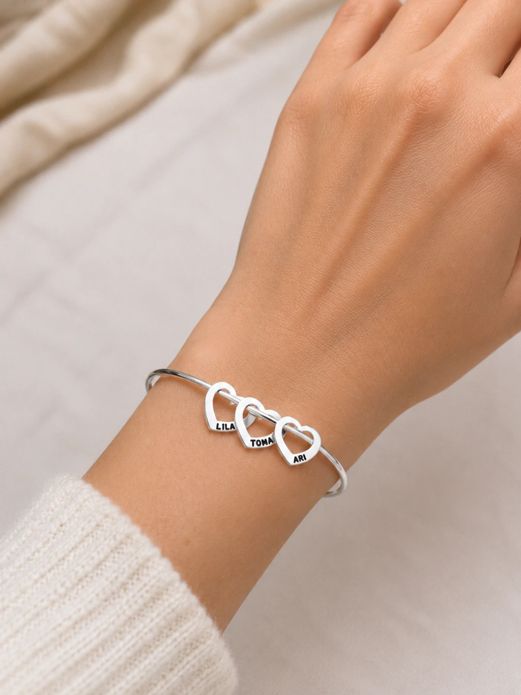 Pulsera Esclava con Dijes Corazón